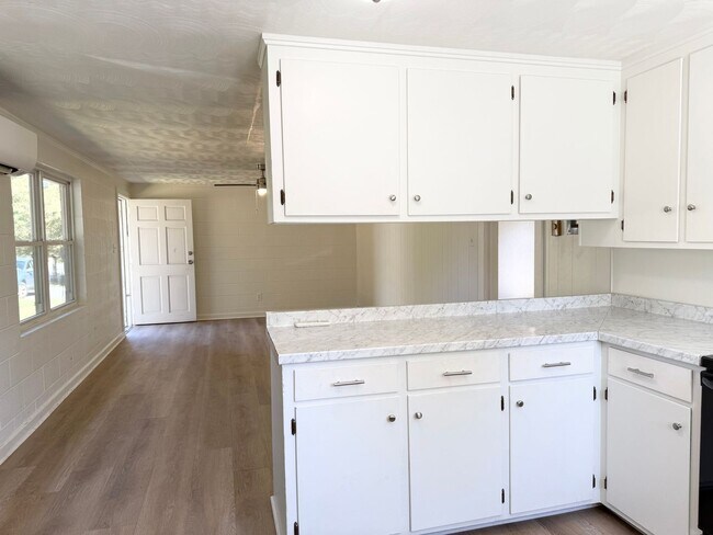 Building Photo - For Rent – $1,000/month | 2 Bed | 1 Bath