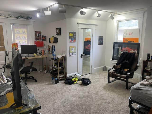 Building Photo - 316 S Douglas St