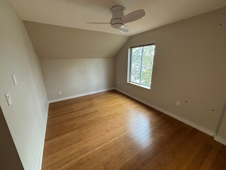 Building Photo - 18 Ocean St