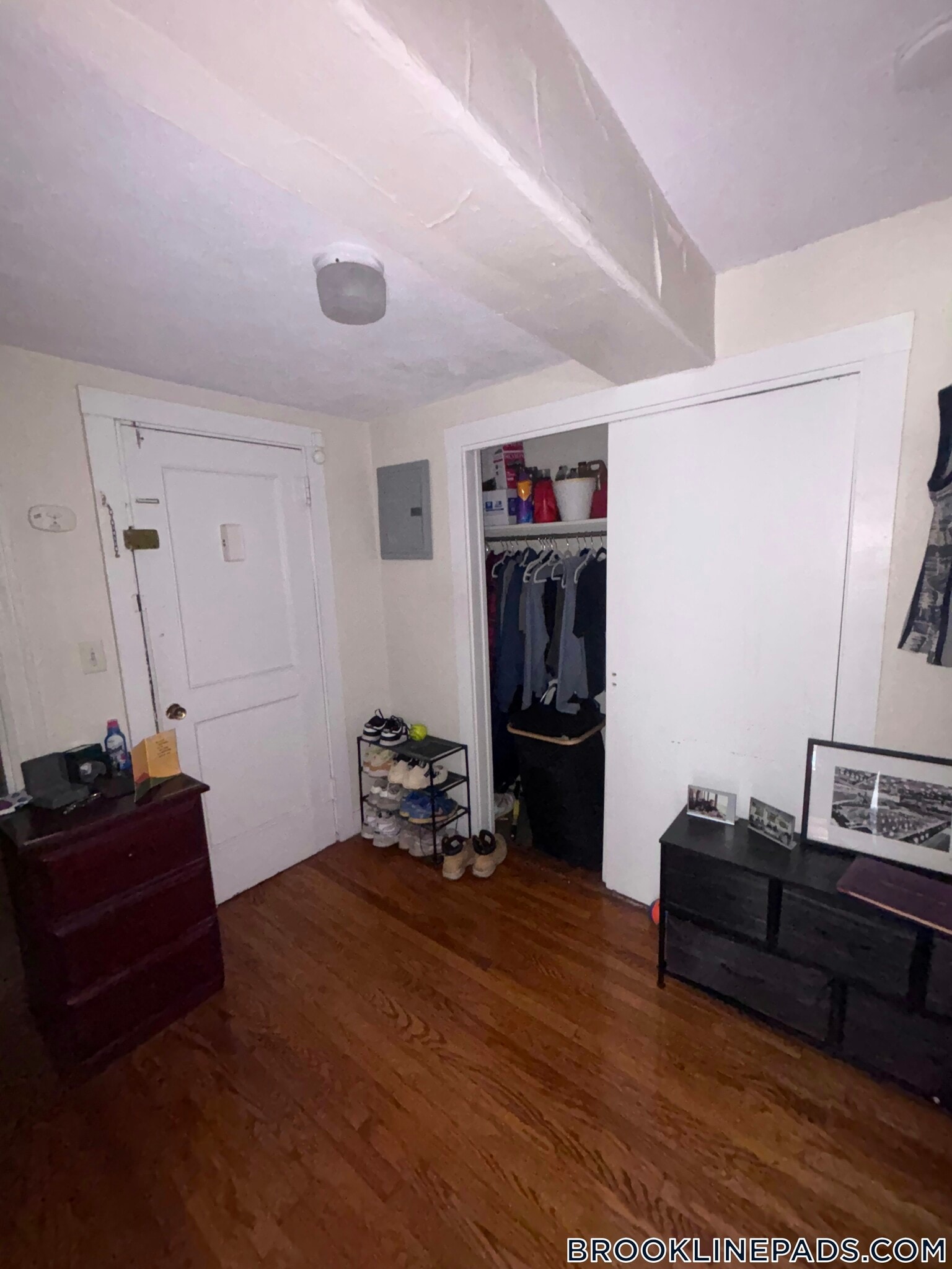 Building Photo - 1589 Beacon St