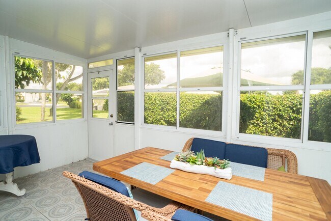 Building Photo - 2331 Croton Ln