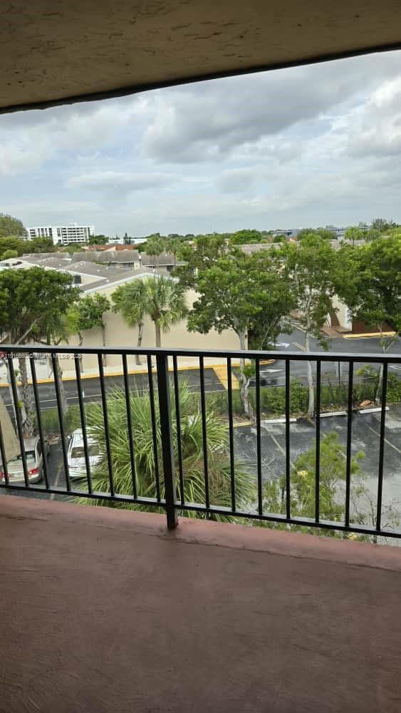 Building Photo - 13707 Kendale Lakes Cir