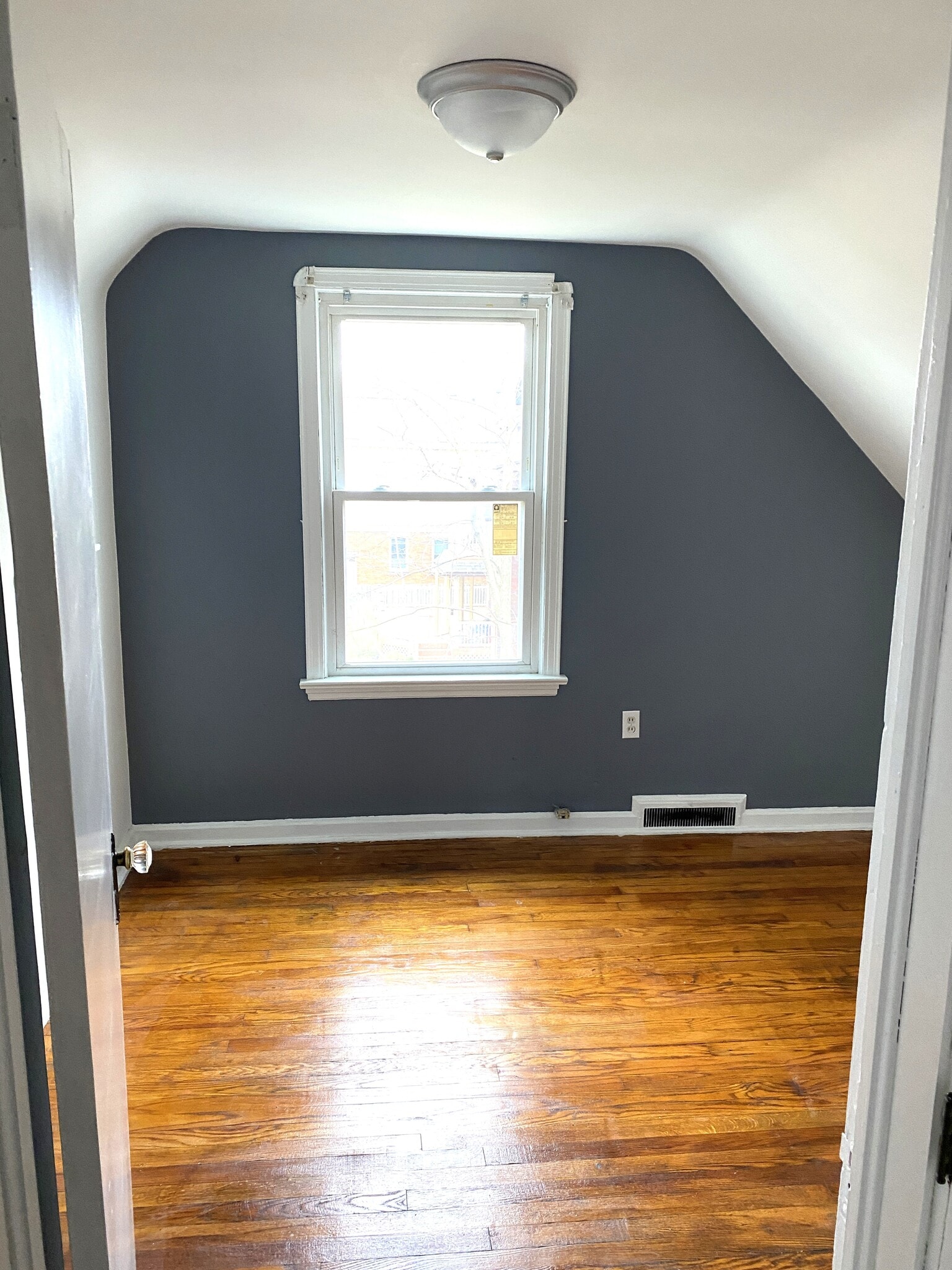 Building Photo - 923 Walnut St