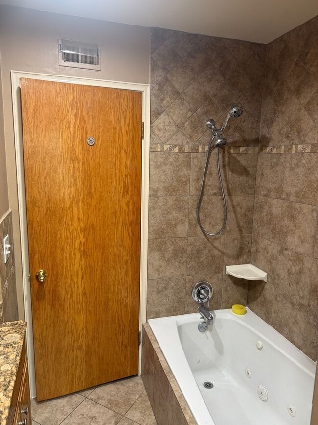 Building Photo - 15413 Talbot Dr