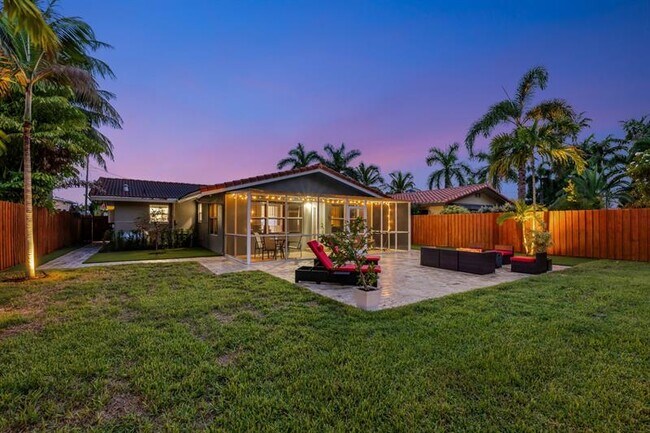 Building Photo - 2407 NE 17th Terrace