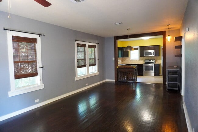 Building Photo - Charming Alta Vista Bungalow with Original...