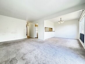 Building Photo - Available Now!!  2 BD/2.5 BA Pet Friendly Kaneohe Townhouse!