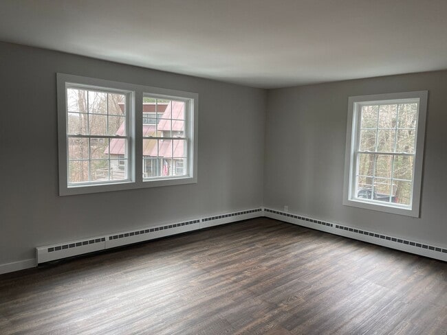 Building Photo - 87 Grovner St