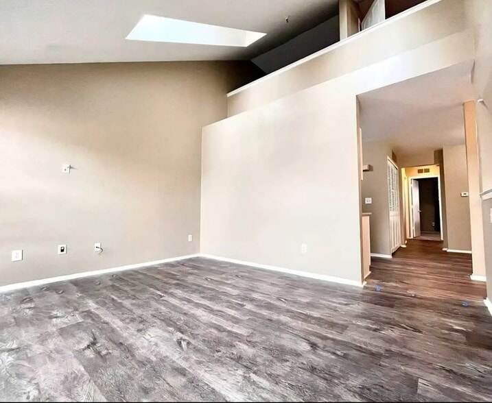 More photos - 15650 Stone Crossing Dr