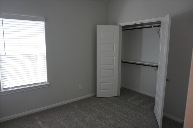 Building Photo - 11893 E Gate Dr