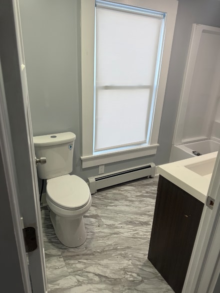 Building Photo - 168 Elm St