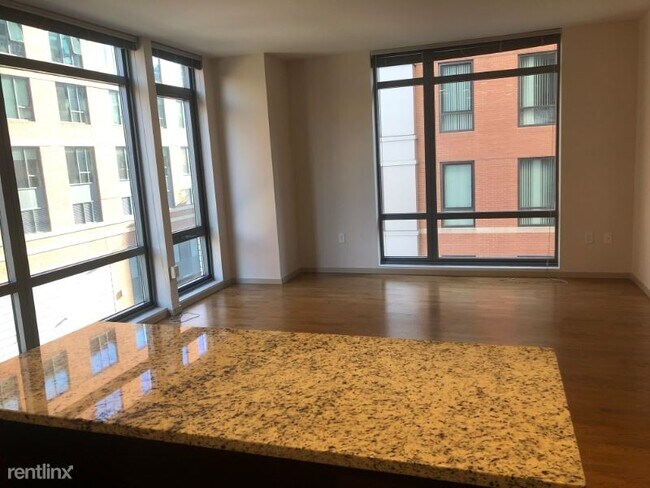 Building Photo - 2 br, 1 bath Apartment - 112 Beverly St