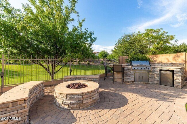 Building Photo - 5118 W Swayback Pass