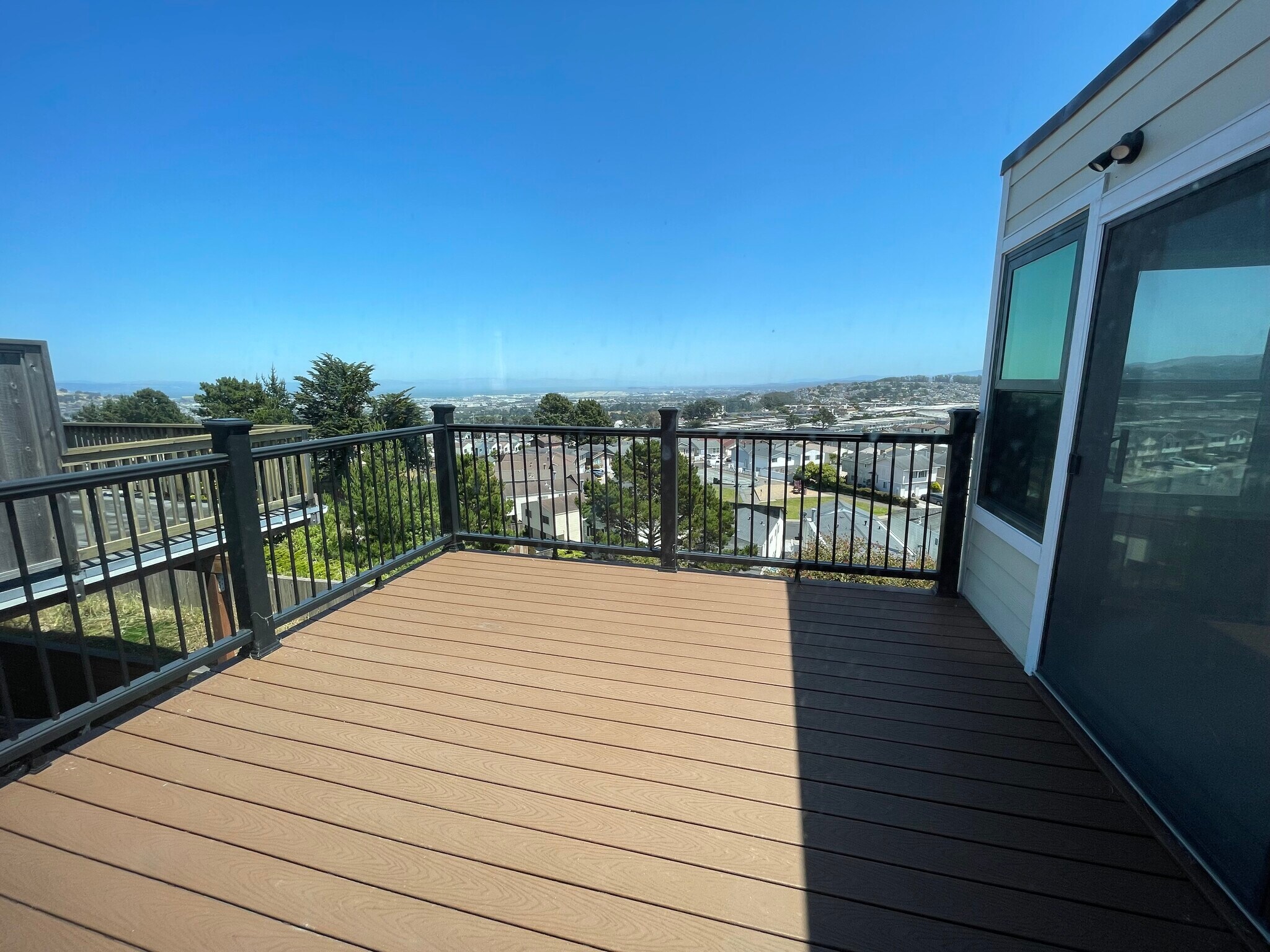 Building Photo - 515 Verducci Dr