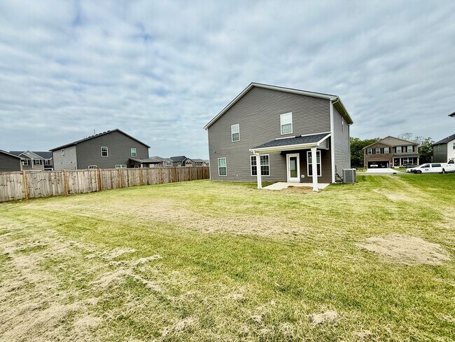 Building Photo - LARGE 4 Bed in Georgetown!
