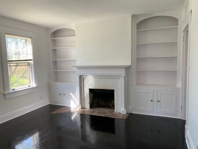 Building Photo - Whitland Ave