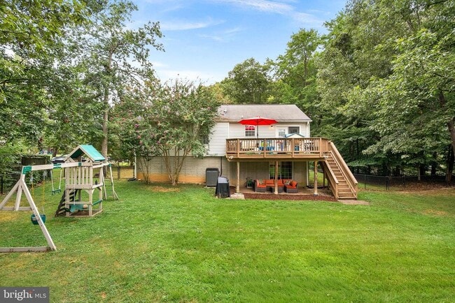 Building Photo - 7390 Lake Dr