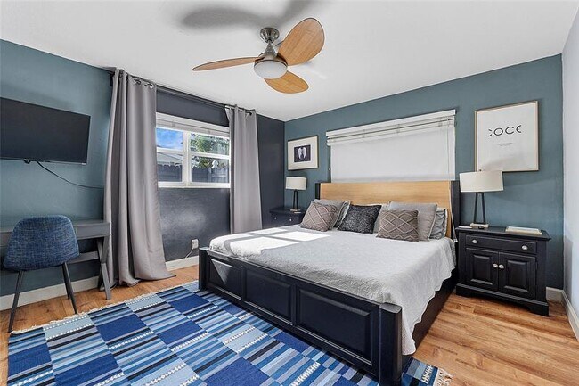 Building Photo - 5260 NE 17th Terrace