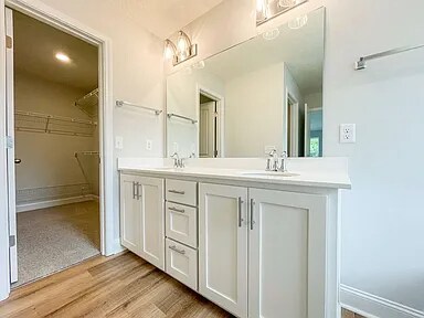 Building Photo - 577 Meloney Dr