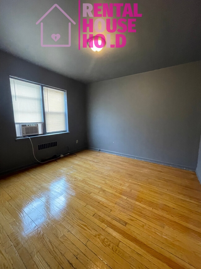 Building Photo - 2557 W McNichols Rd