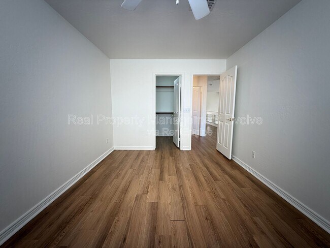 Building Photo - 16838 S 20th Pl