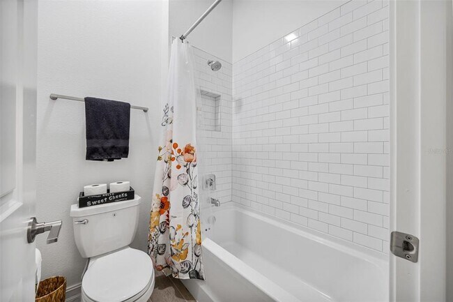 Building Photo - 6834 115th St E