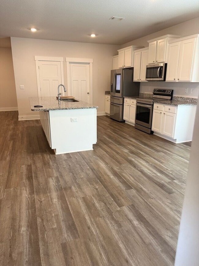 Building Photo - 4 bedroom 3 FULL bath home in Shoal River Landing...AVAILABLE JUNE 2026!