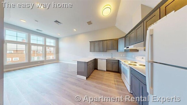 Building Photo - 53 Hill Rd