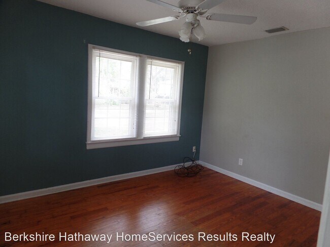 Building Photo - 2 br, 1.5 bath House - 211 E. Kaley Street