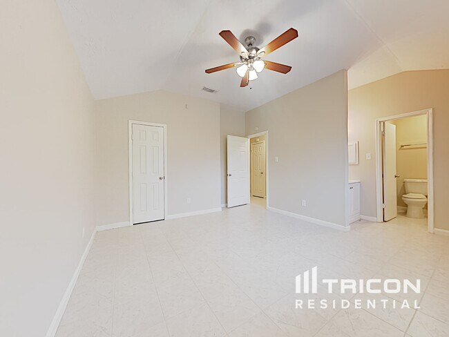 Building Photo - 3446 Edgecreek Dr