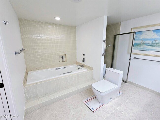 Building Photo - 5260 S Landings Dr