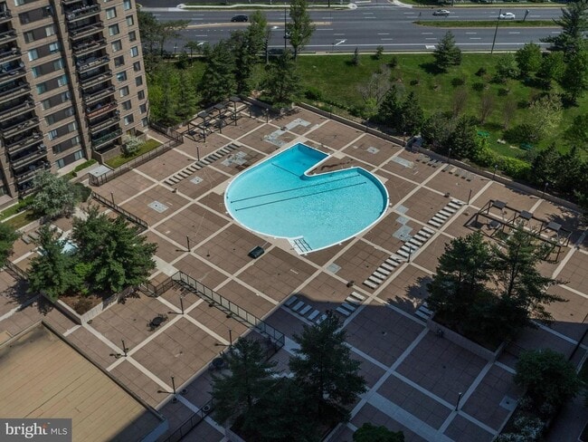 Pool - 3705 S George Mason Dr