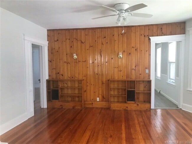 Building Photo - 201 Myrtle St