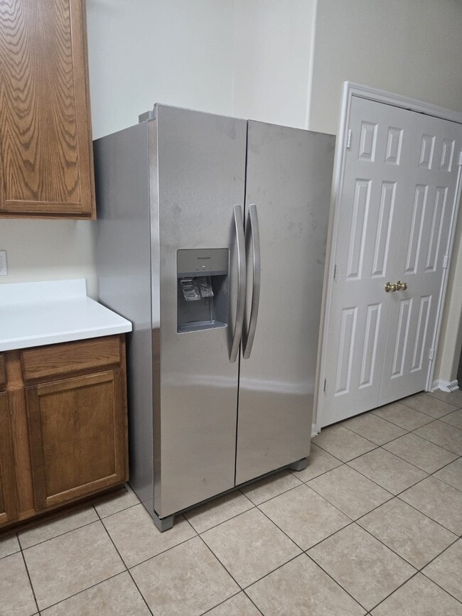 Building Photo - 2711 Shallow Falls Ct