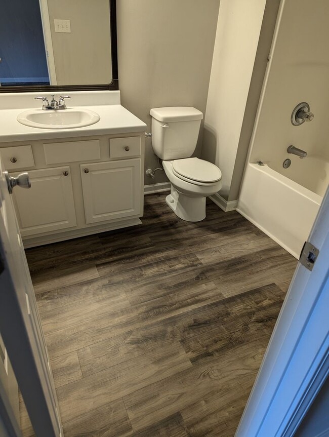 Building Photo - Nice Two Bedroom Duplex In A Great Location!