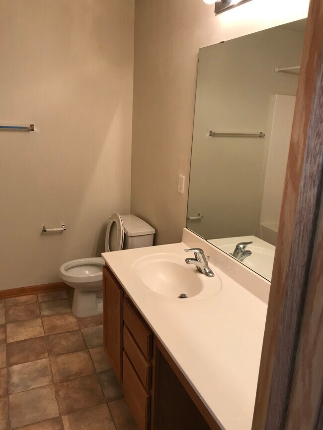 Building Photo - 676 Cobblestone Way