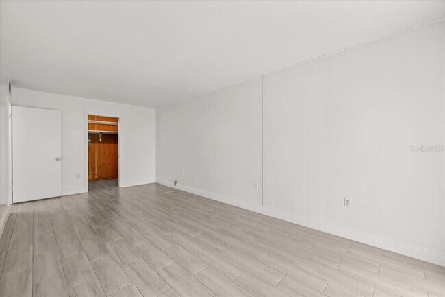 Building Photo - 1235 S Highland Ave