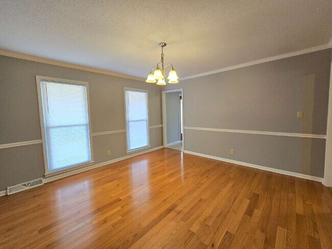 Building Photo - 991 Haggard Dr