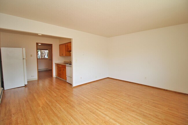 Building Photo - 7312-7334 N Lancaster Ave