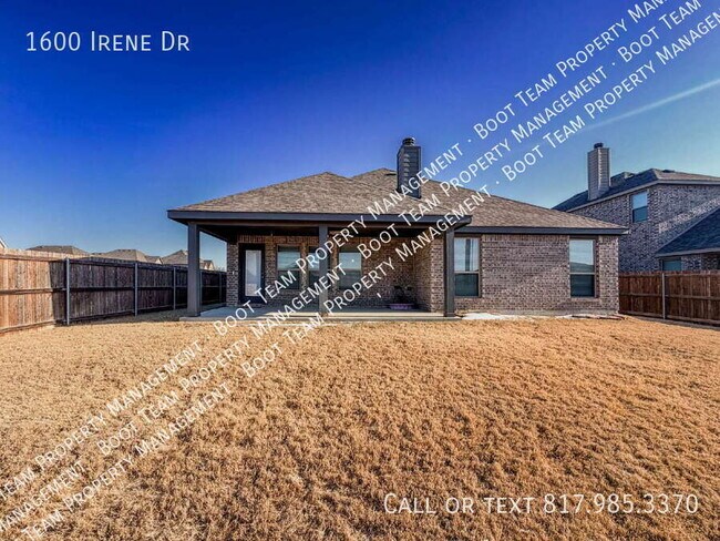 Building Photo - 1600 Irene Dr