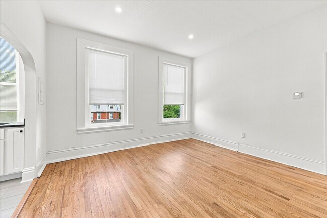 Building Photo - 1412 Delaware Ave