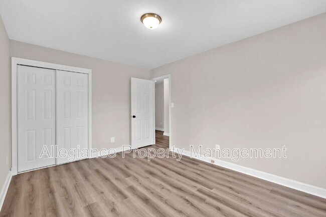 Building Photo - 2215 Lida Ct