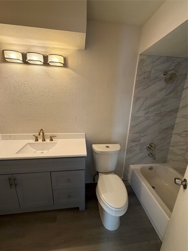 Building Photo - 6618 McCullum Rd