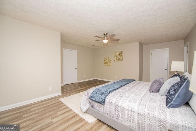 Building Photo - 180 Crabtree Dr