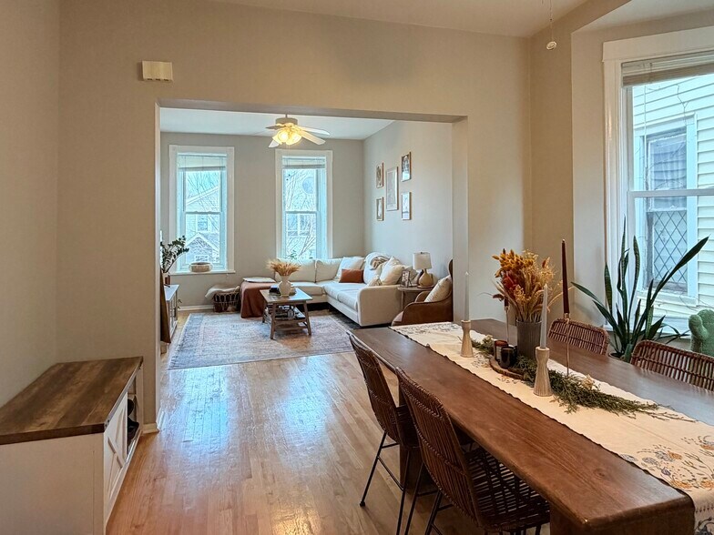 Building Photo - 3016 N Clifton Ave