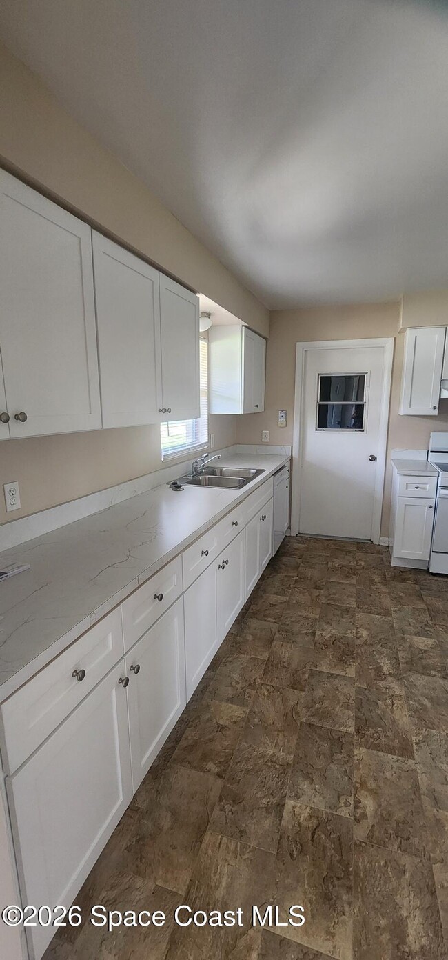 Building Photo - 1003 Coronado Dr