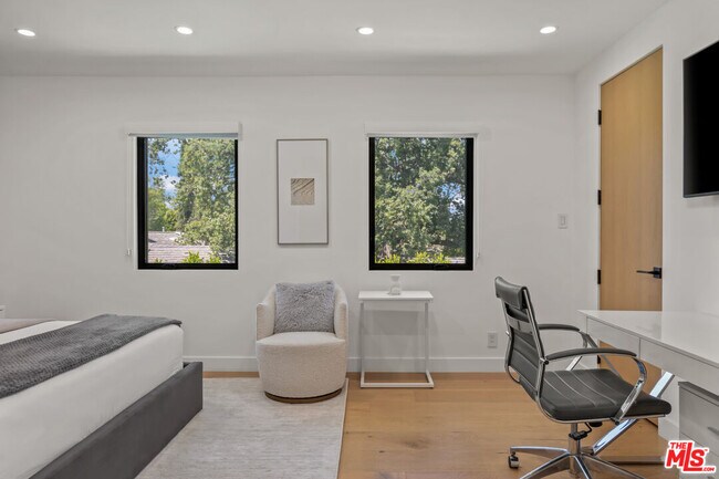 Building Photo - 17045 Otsego St