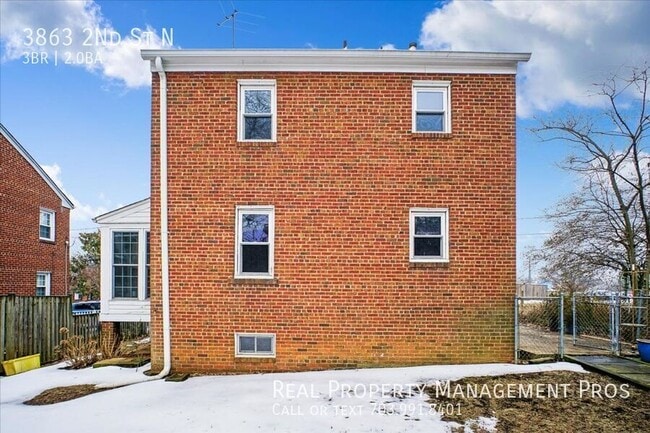 Building Photo - 3863 2nd St N