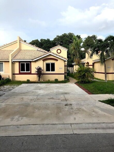 Building Photo - 20554 SW 93rd Ave
