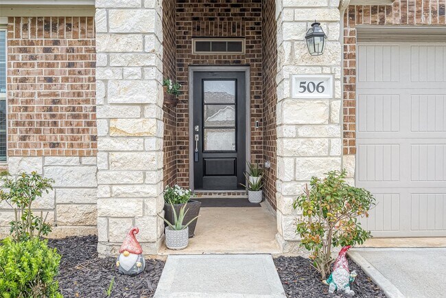 Building Photo - 506 Pecan Landing Ln